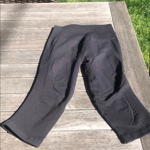 Lululemon Ebb and Flow charcoal grey size 6